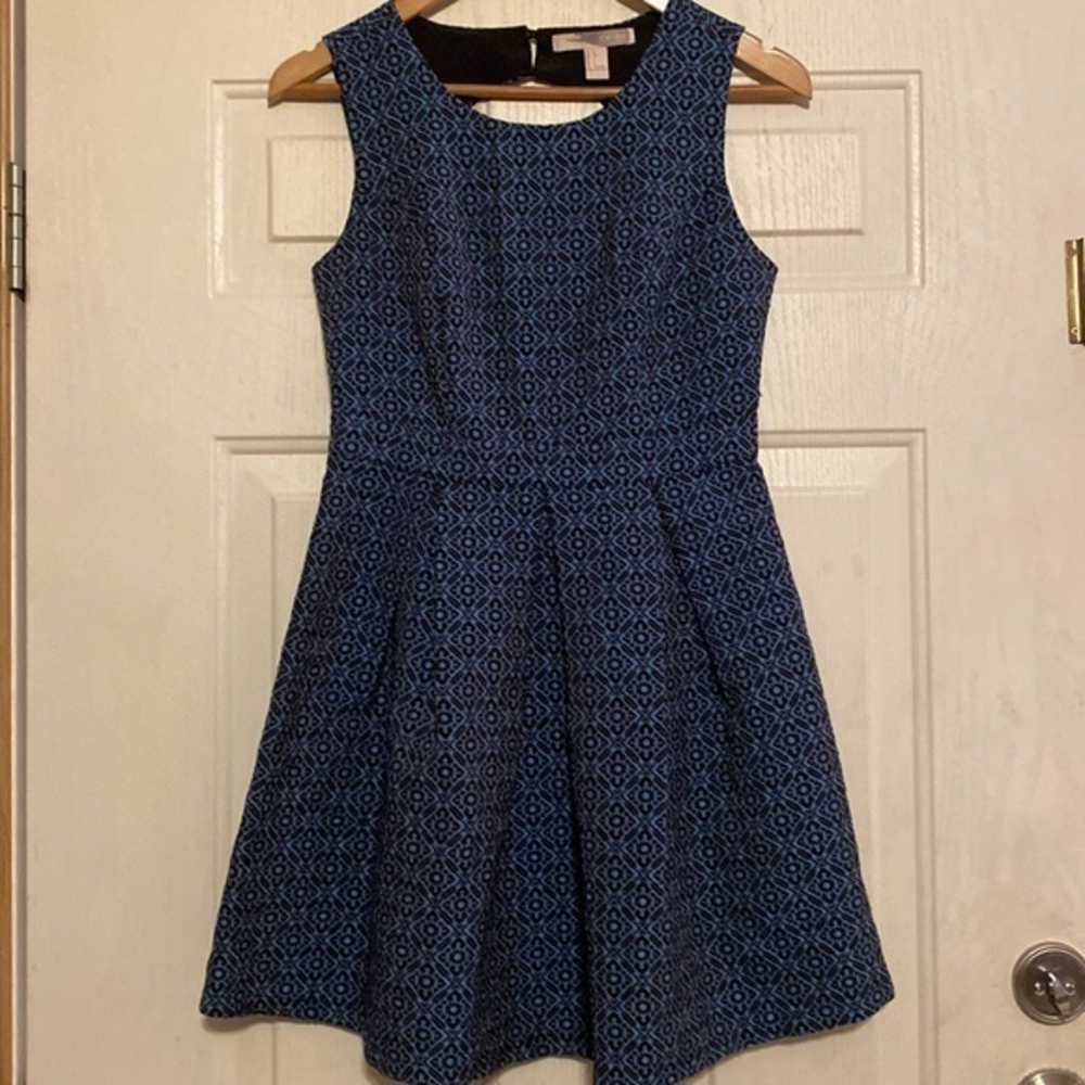 Forever‎ 21 sleeveless dress with open back